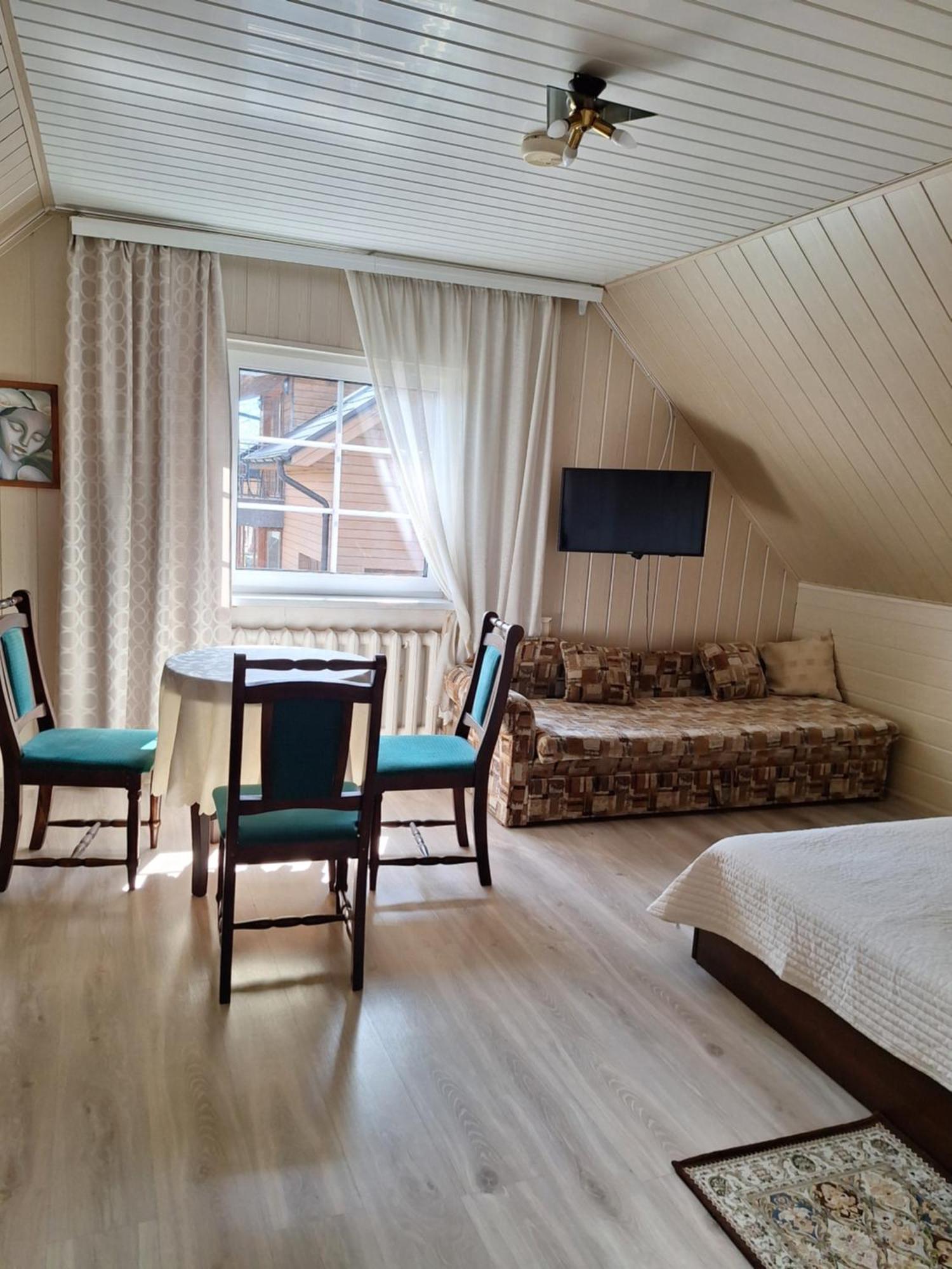 Augutes Zurlienes Apartamentai Hotel Тракай Екстериор снимка